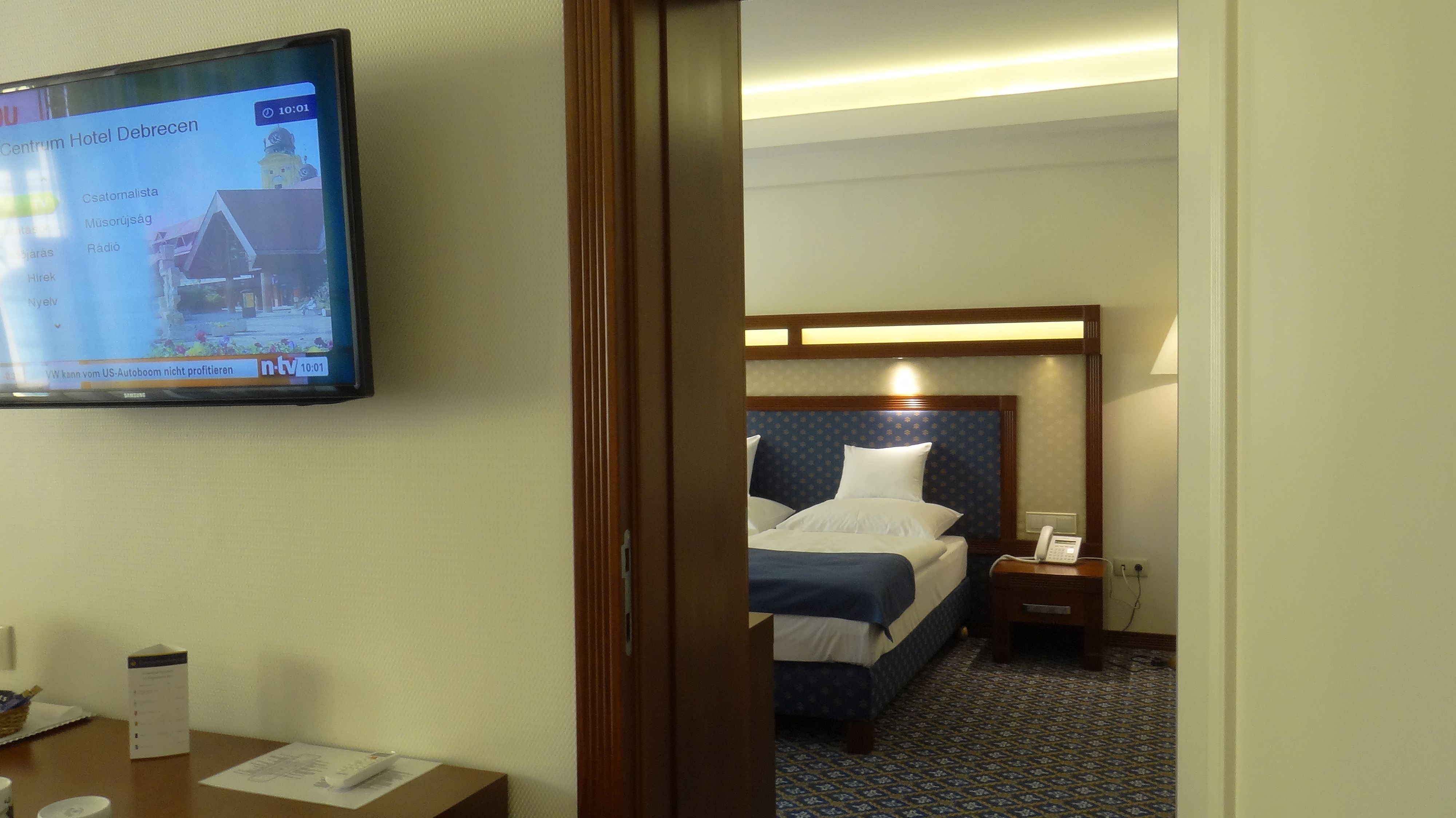 Chambre Quadruple Supérieure, 2 chambres | Minibar, coffres-forts dans les chambres, bureau, chambres insonorisées