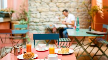 Ameublement personnalisé, bureau, rideaux occultants