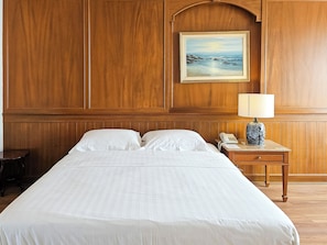 Deluxe Double Room | In-room safe, desk, free WiFi, bed sheets - Sirin Hotel Hua Hin (Hua Hin)