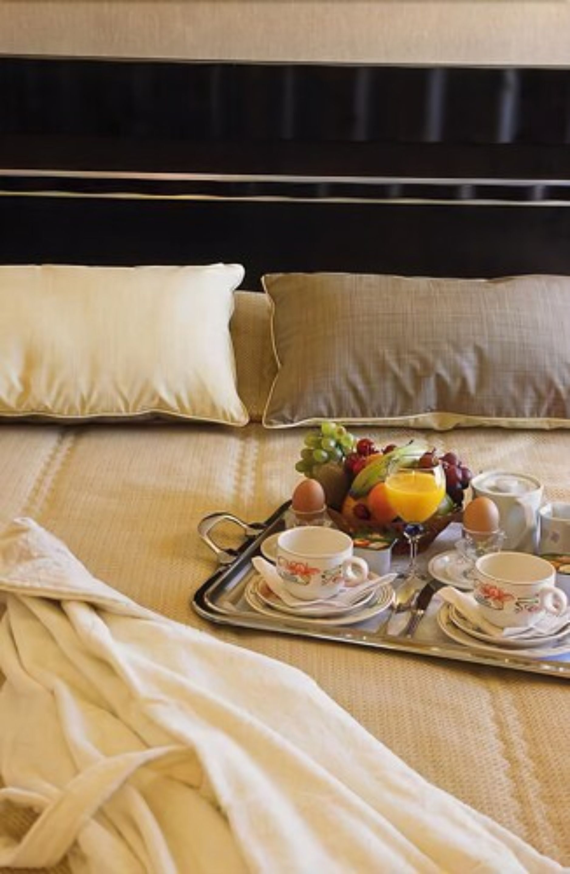 free daily full breakfast