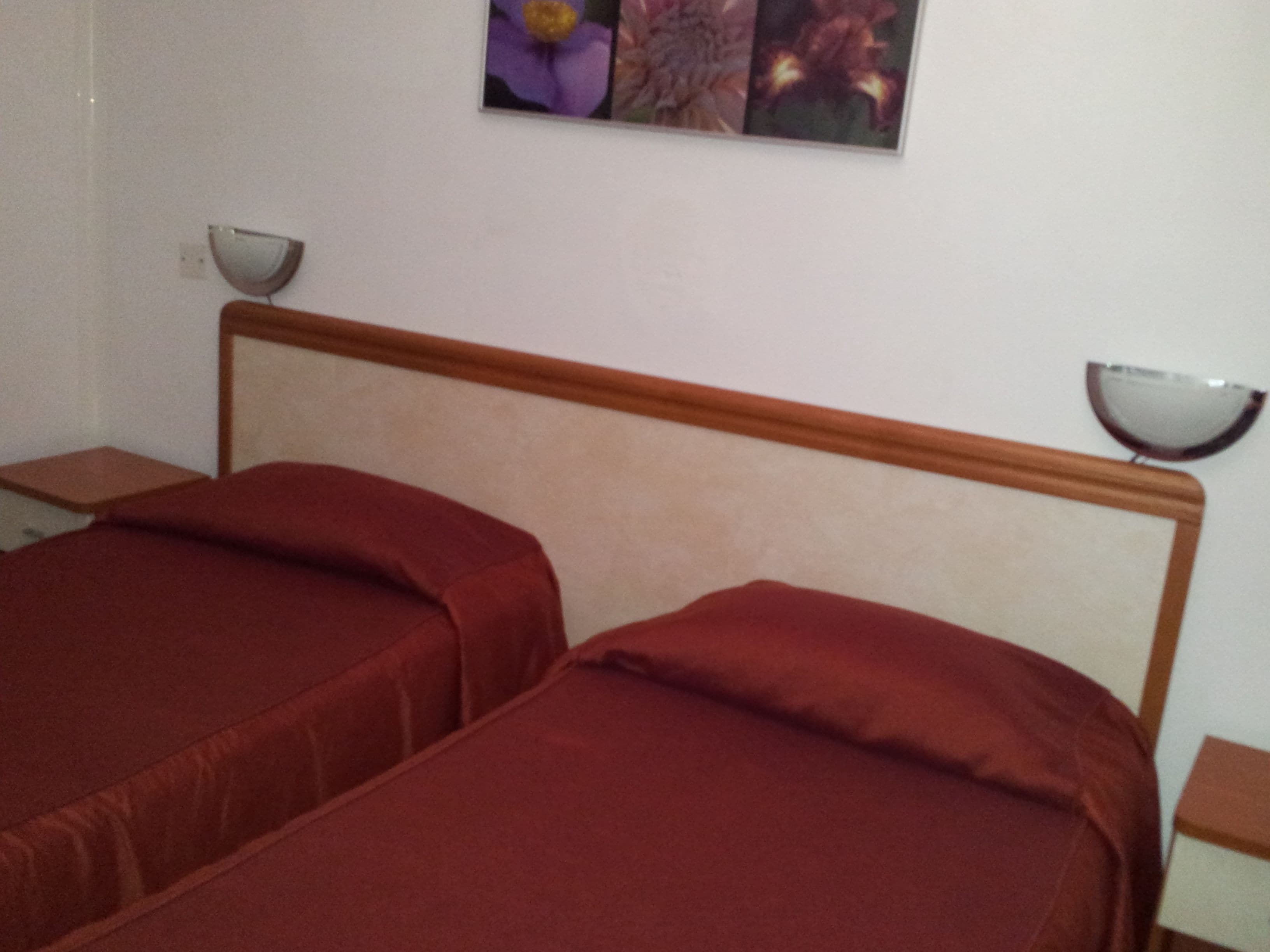 twin room | 1 bedroom, desk, iron/ironing board, free cots/infant beds