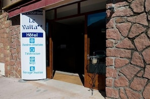 Exterior - Hotel le Vaita (Ota)