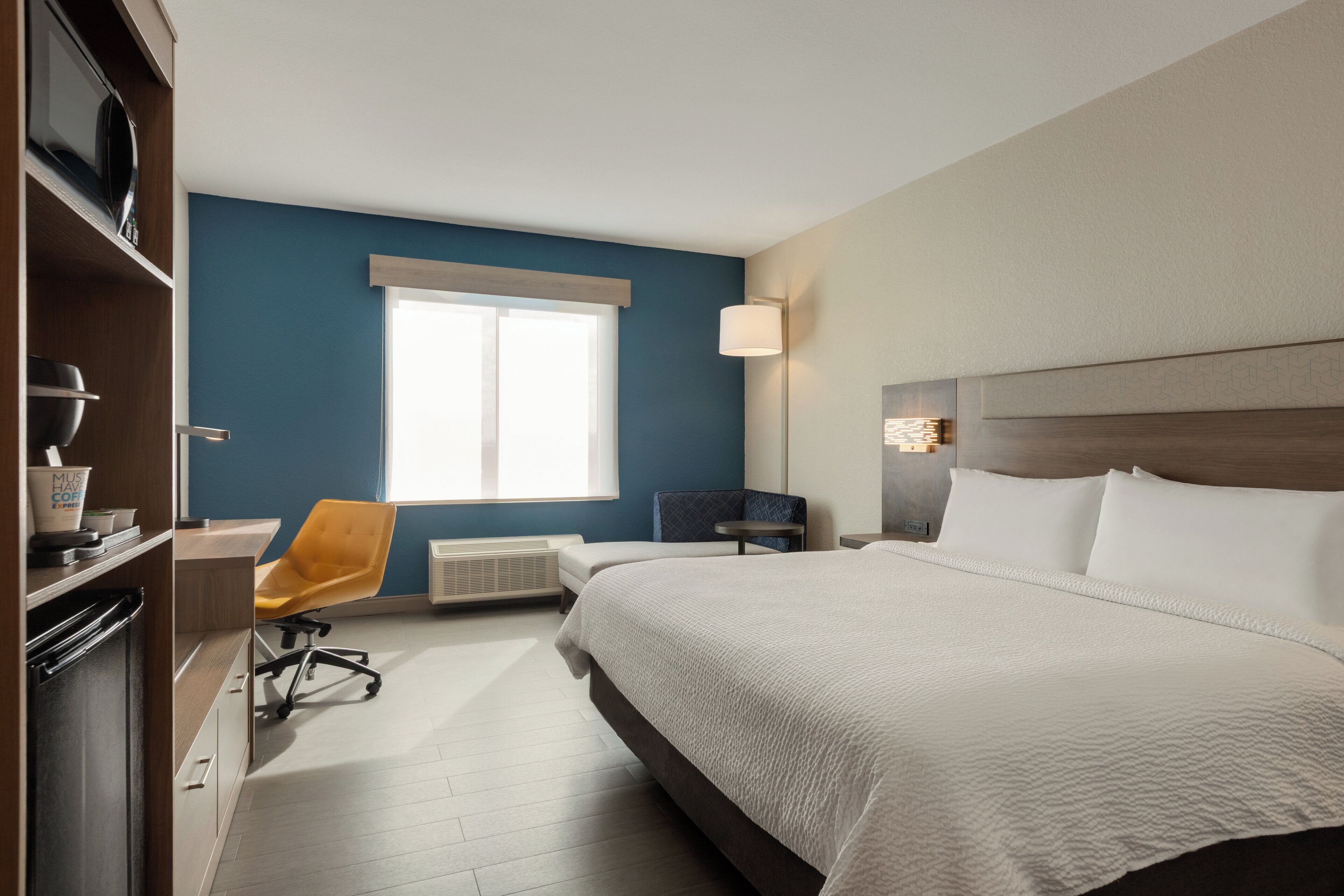 1 bedroom, in-room safe, desk, blackout curtains