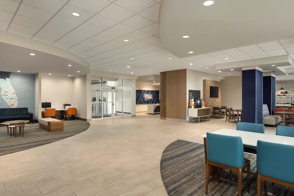 Holiday Inn Express & Suites Fort Lauderdale Airport South by IHG