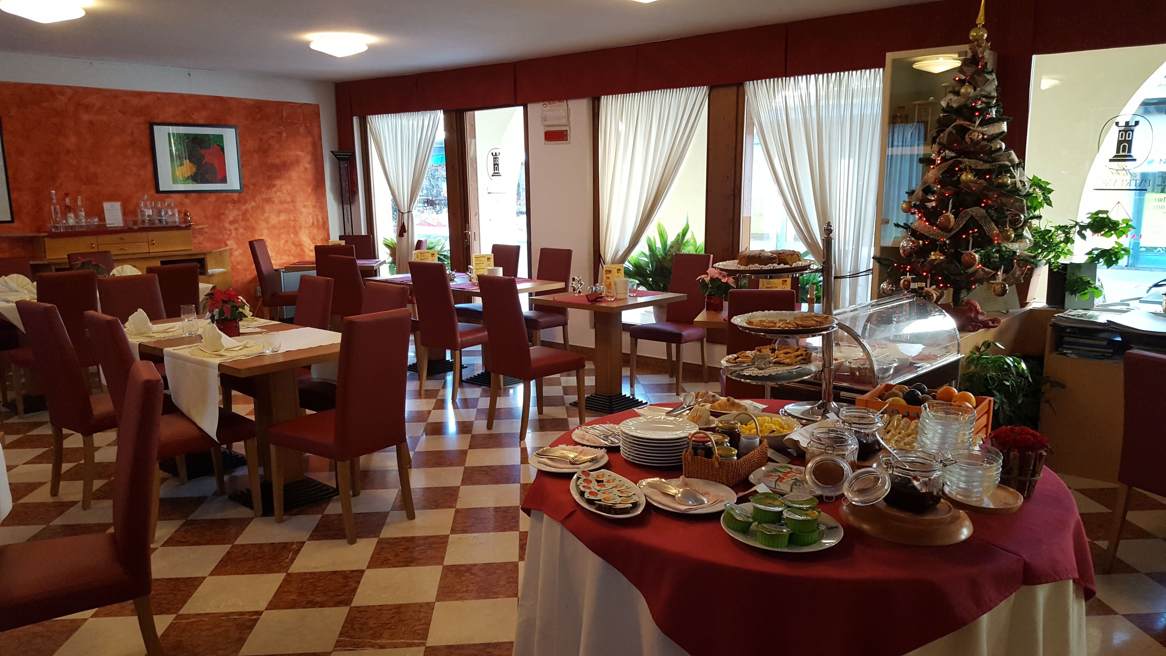 Nach Wunsch zubereitetes Frühstück am Wochenende (9 EUR pro Person)