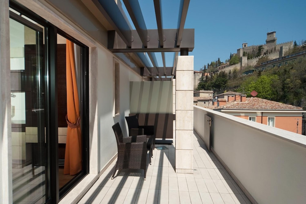 Hotel Joli