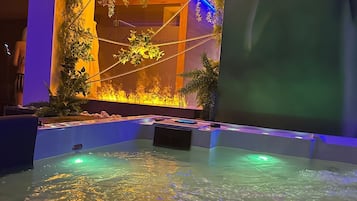 桑拿、热水浴缸、按摩服务