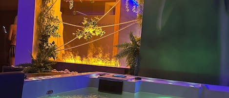 Sauna, bain à remous, massages