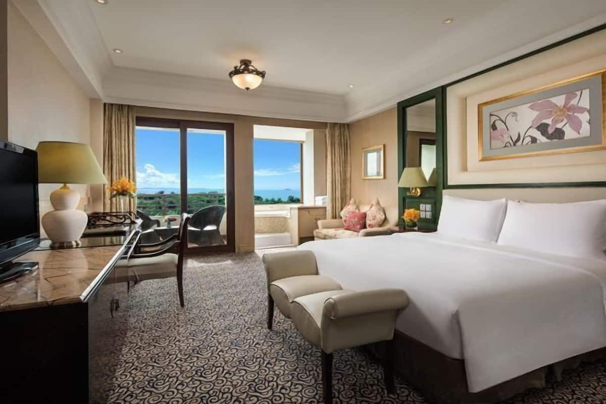 1 bedroom, premium bedding, down comforters, minibar