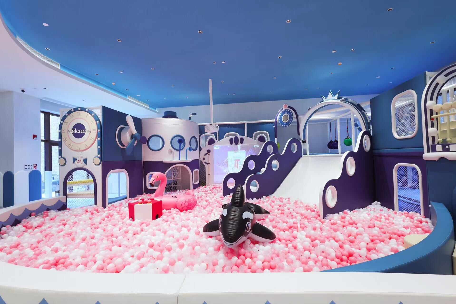 1 bedroom, premium bedding, down duvets, minibar