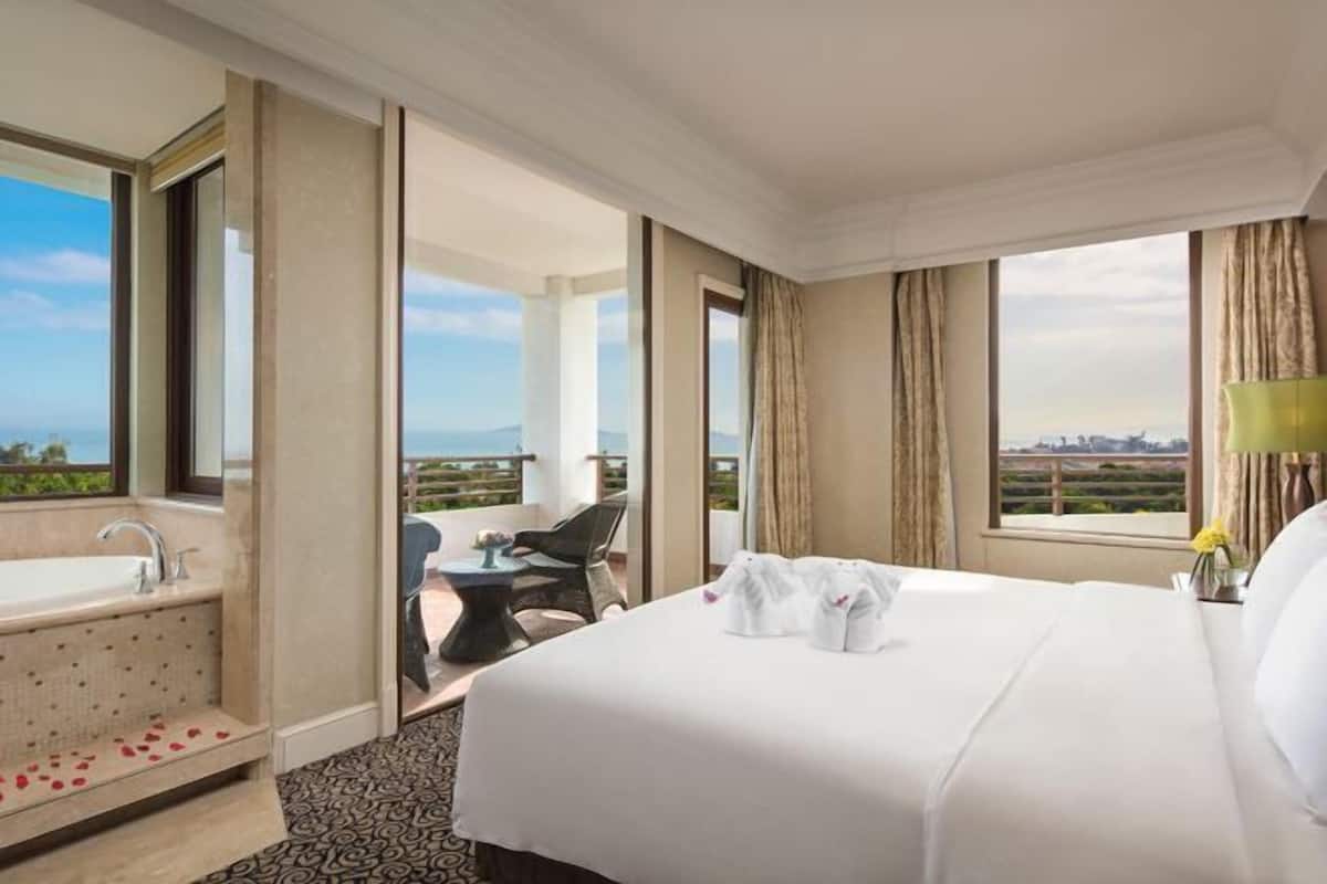 1 bedroom, premium bedding, down comforters, minibar