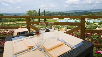 Se sirven desayunos, comidas y cenas