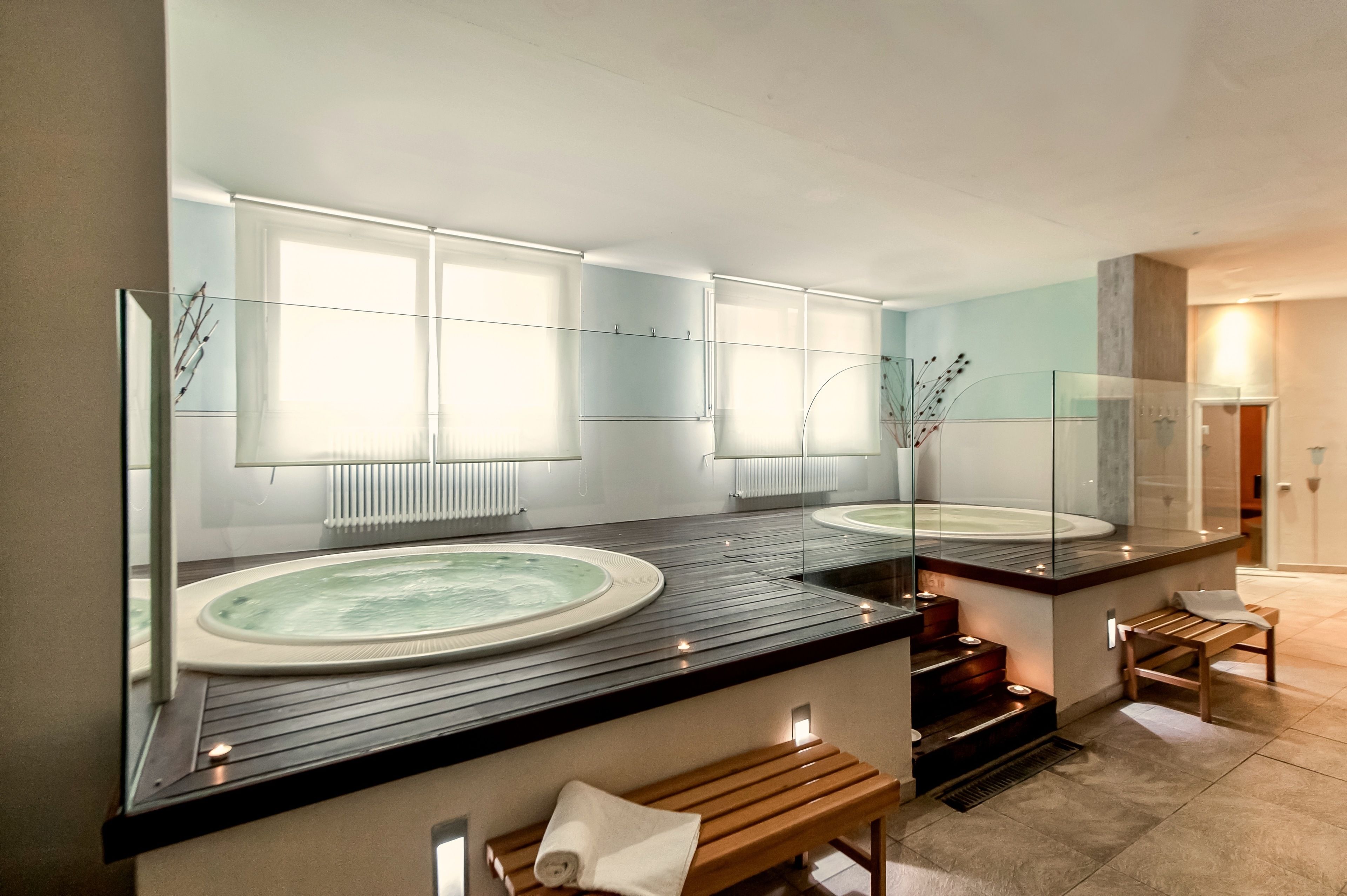 Couples treatment rooms, sauna, hot tub, steam room, Turkish bath