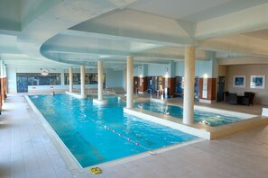 室内游泳池