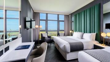 Deluxe Triple Room | Egyptian cotton sheets, premium bedding, desk, laptop workspace