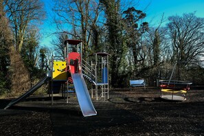 Children’s play area – outdoor