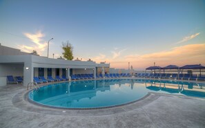 Terrace/patio - Ambassador Hotel (St. Paul's Bay)