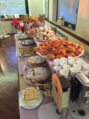 Free daily buffet breakfast  - Albergo Angiolino (Chianciano Terme)