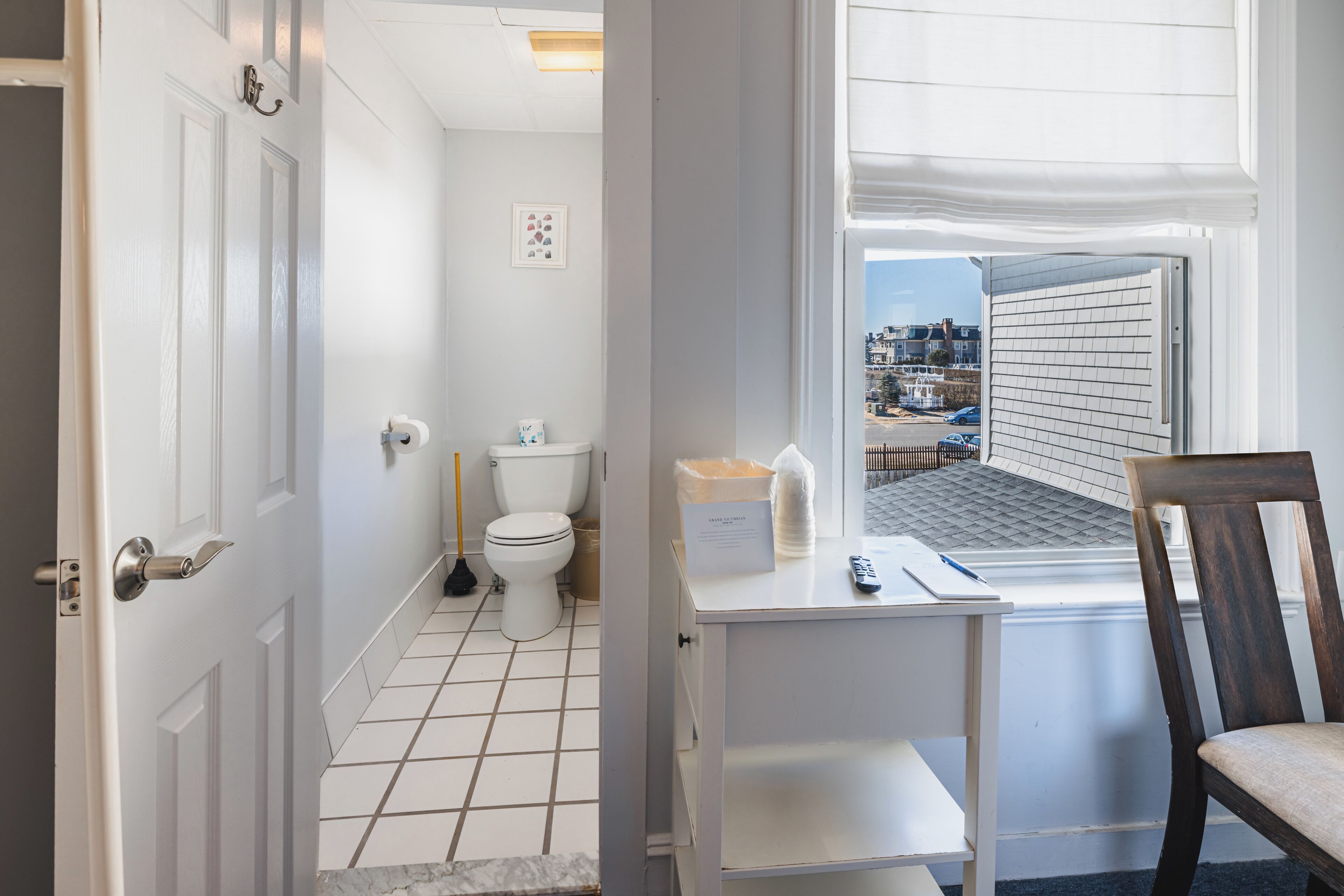 classic room, 1 double bed, private bathroom (08) full with private bath) | bathroom | free toiletries, hair dryer, towels, soap