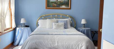 Double Room, Accessible, Private Bathroom | Desk, iron/ironing board, free WiFi, bed sheets