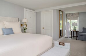 Habitación Deluxe, 1 cama Queen size | Ropa de cama de alta calidad y tabla de planchar con plancha 