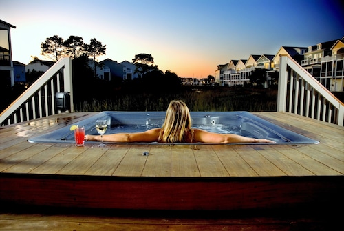 Water's Edge Inn - Adults Only