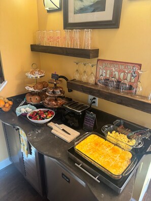 Free daily buffet breakfast