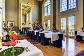Banquet hall - Claremont Inn & Winery (Stratton)