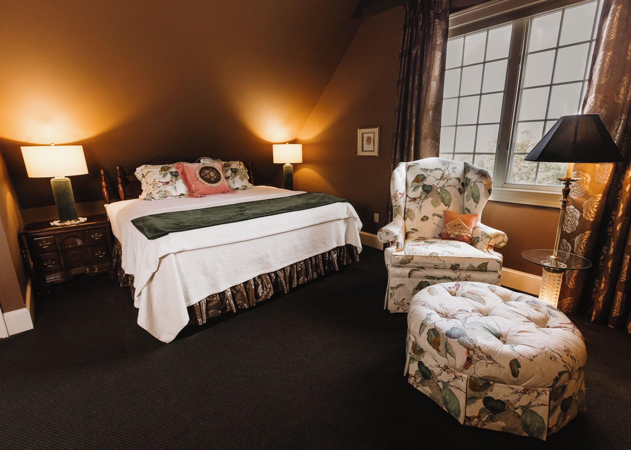 Luxury Room | Individually decorated, individually furnished, desk, laptop workspace