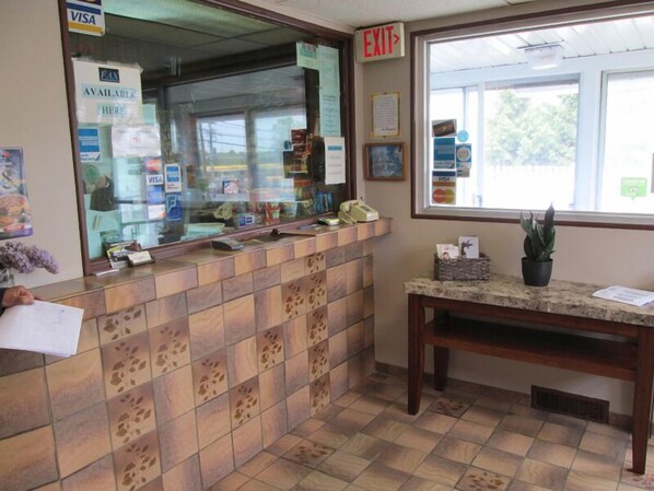 Interior entrance - Mayflower Motel Milford (Milford)
