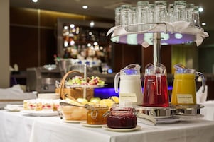Desayuno bufé gratuito
