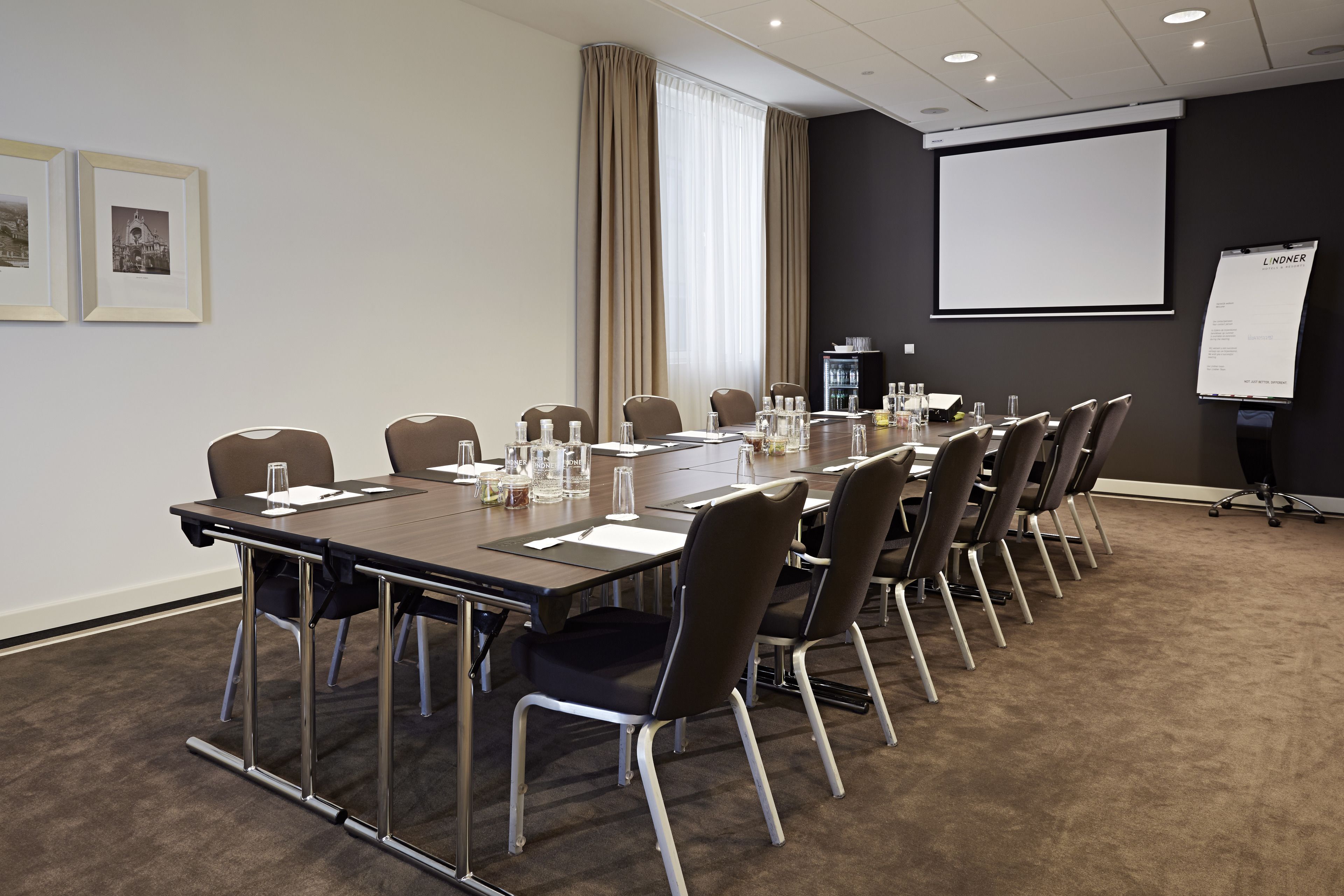 Meeting facility