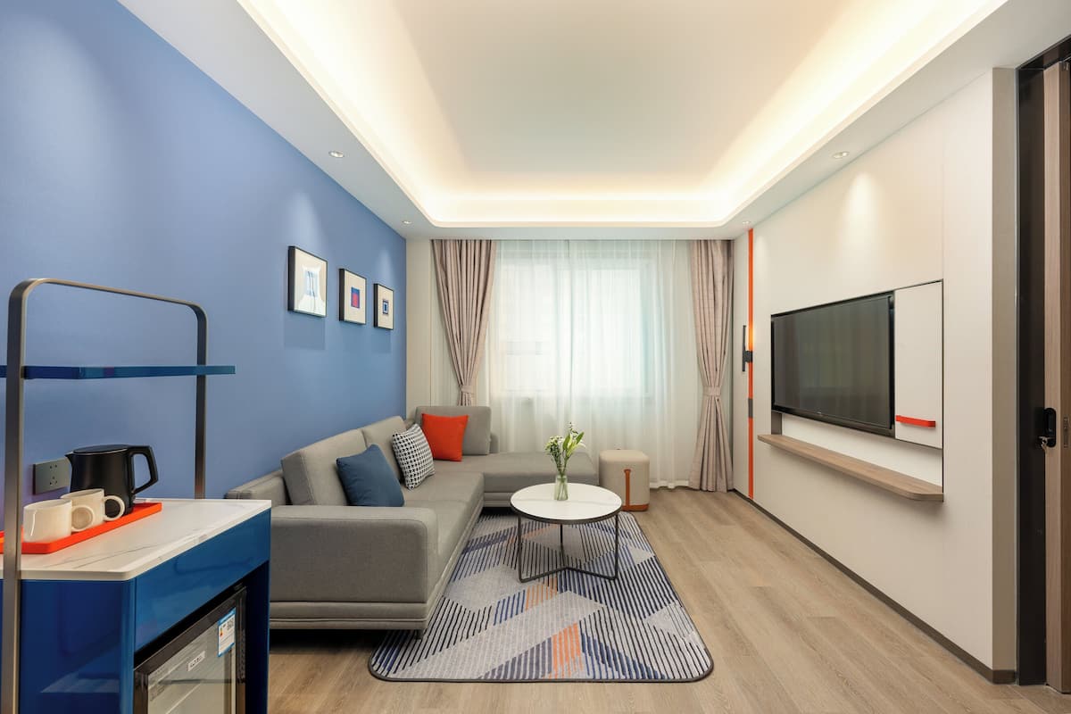 Suite, 1 Schlafzimmer | Zimmersafe, Schreibtisch, Verdunkelungsvorhänge