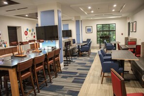 Free breakfast - Holiday Inn Express Hotel & Suites Athens by IHG (Athens)