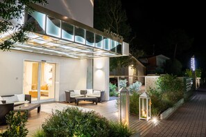 Pintu masuk properti