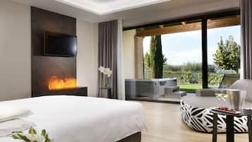 Suite, baignoire Ă jets (External) | Couette en duvet d'oie, minibar, coffres-forts dans les chambres