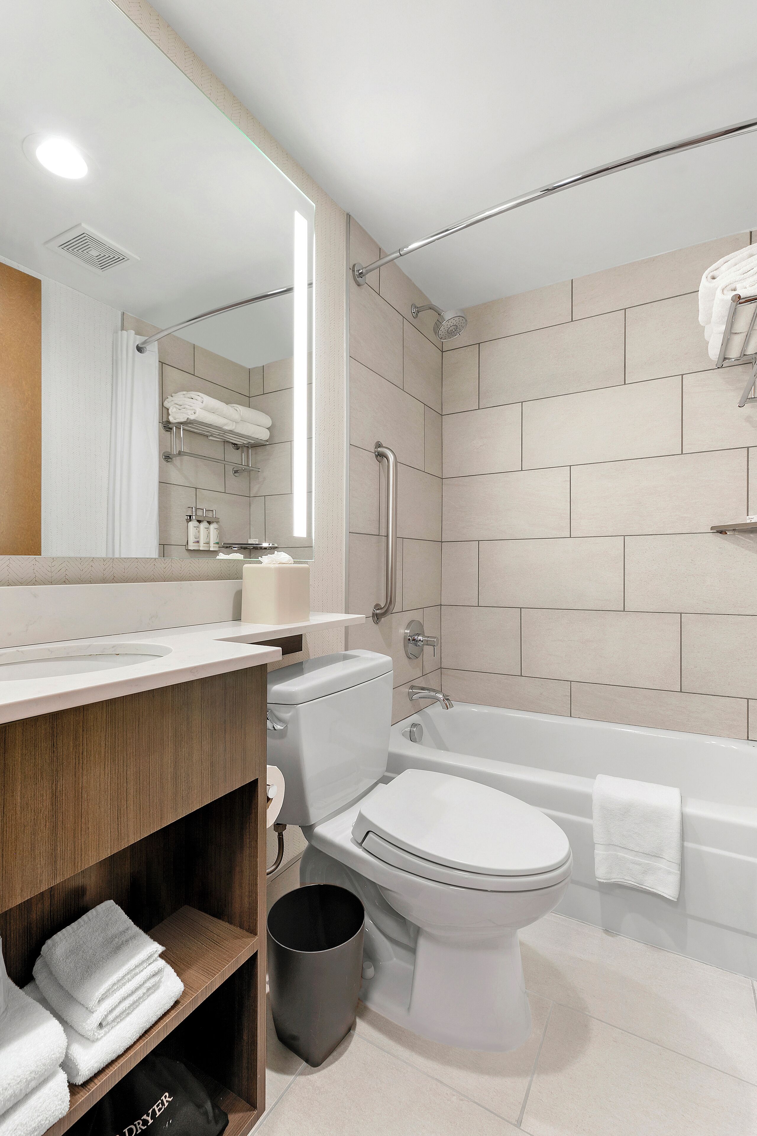 Photo - Holiday Inn Manhattan 6th Ave - Chelsea by IHG