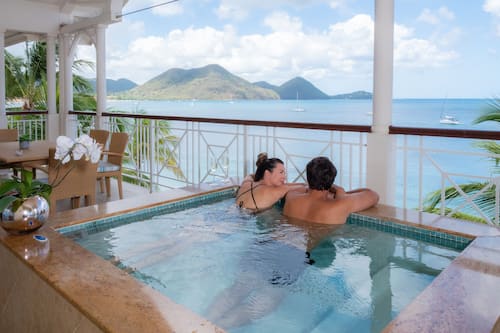 2 Bedroom Butler Beachfront Villa Suite with Plunge Pool | Terrace/patio