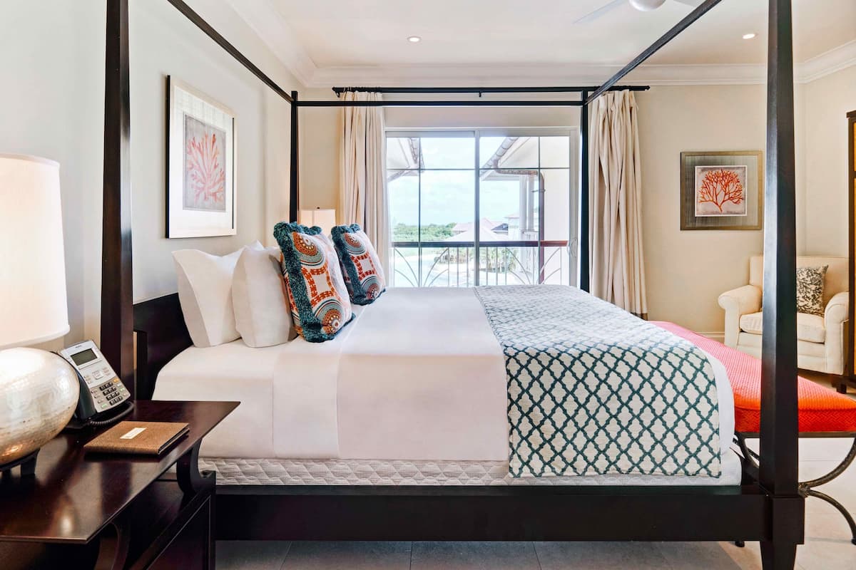 Premium bedding, in-room safe, individually decorated