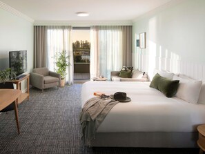 Deluxe Room, 1 King Bed, Balcony, Ocean View | 1 bedroom, premium bedding, minibar, desk