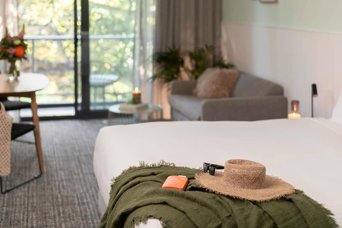 1 bedroom, premium bedding, minibar, desk