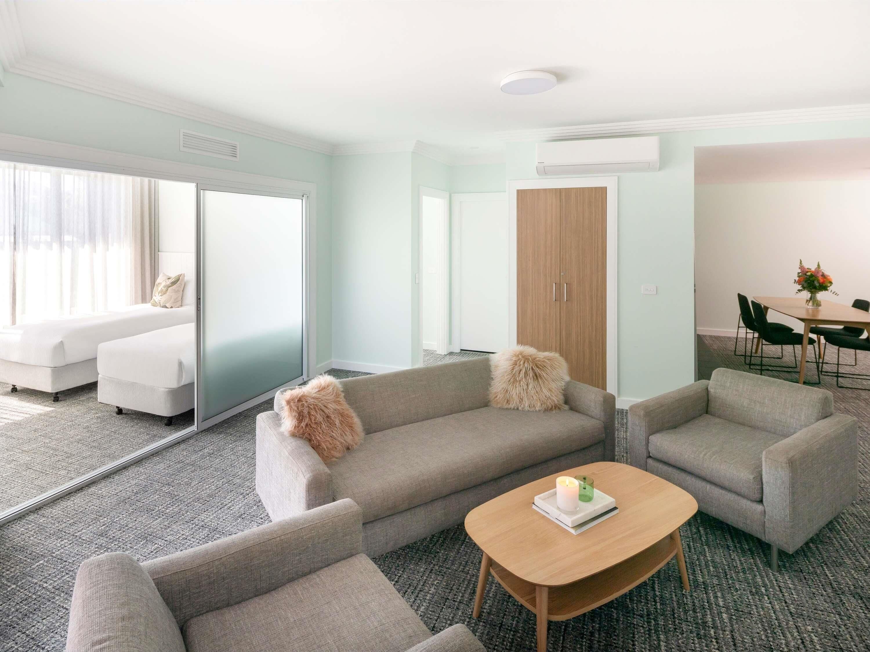 1 غرفة نوم وأغطية فراش متميزة وميني بار ومكتب