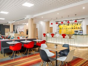 Bar (on property) - ibis Gyor (Gyor)