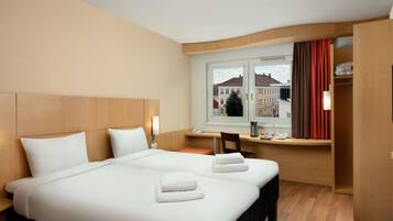 Standard Room, 2 Single Beds | In-room safe, desk, blackout curtains, soundproofing