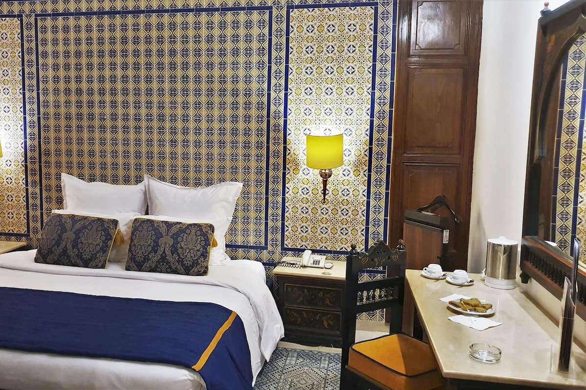 minibar, in-room safe, desk, laptop workspace