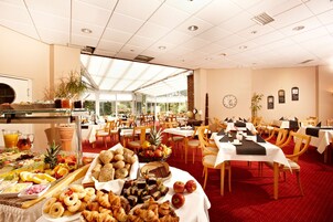 Daily buffet breakfast (EUR 14.5 per person)
