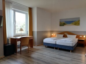 Comfort Double or Twin Room | Hypo-allergenic bedding, free WiFi, bed sheets