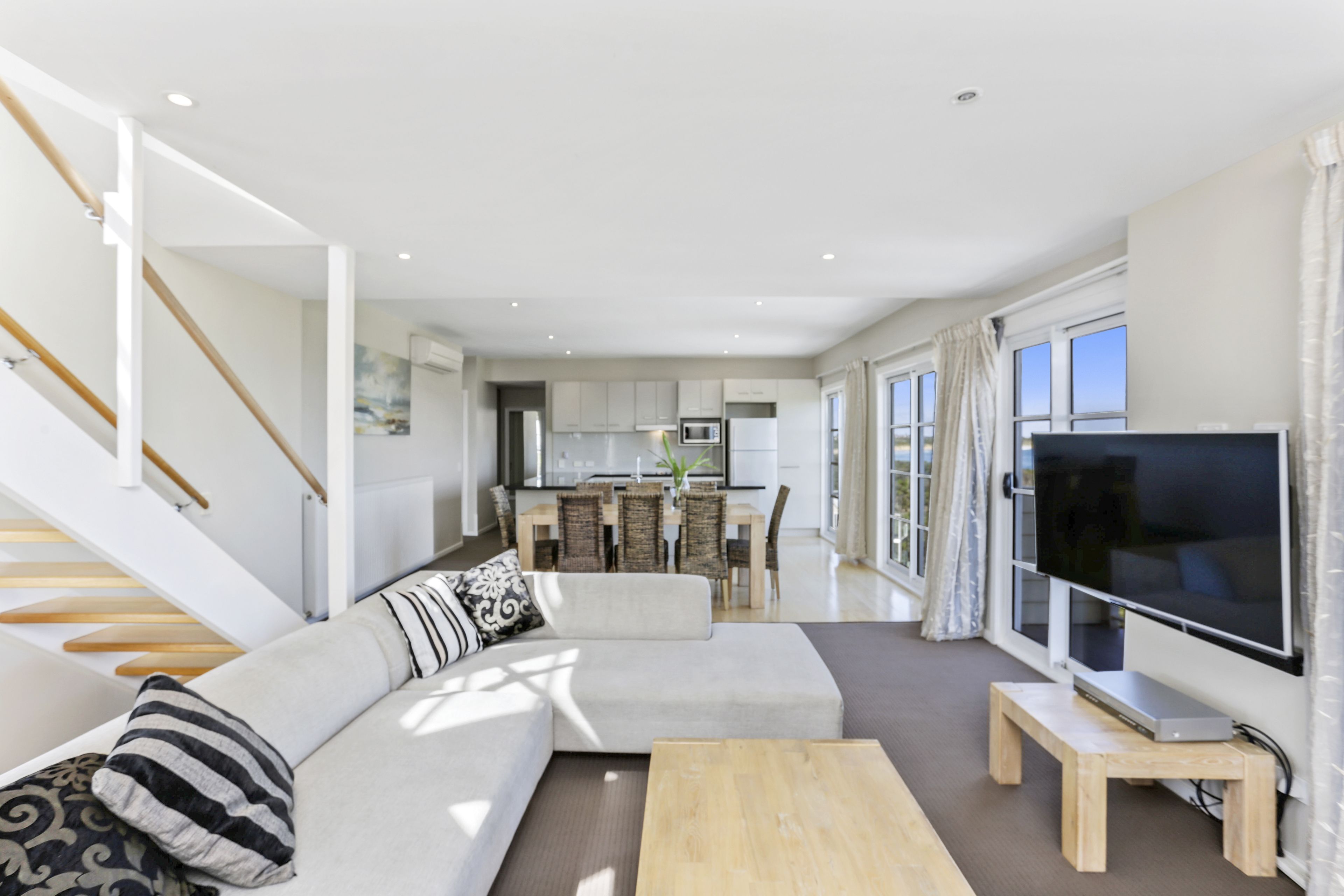 panoramic four bedroom penthouse | living area | 42-inch tv with satellite channels, pay films