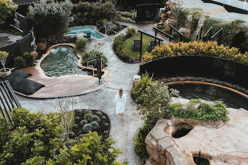 Deep Blue Hotel & Hot Springs