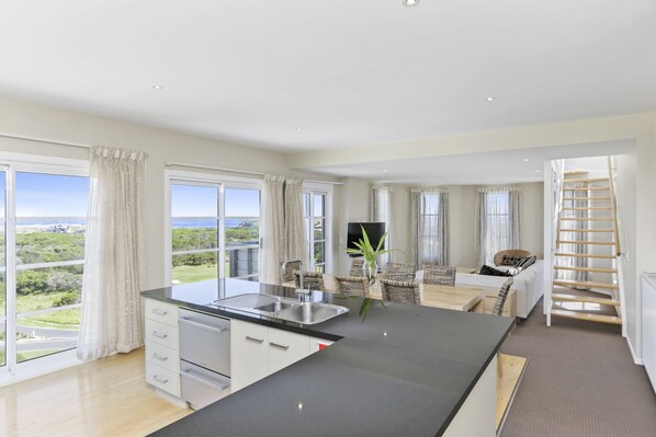 Panoramic Penthouse, 4 Bedrooms, Ocean View